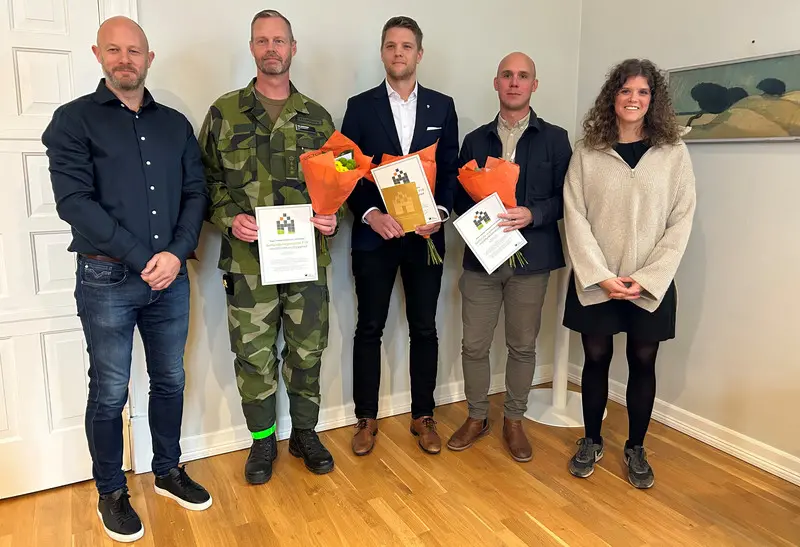 Vinnarna i arkitekturpriset 2024 och MBNs ordförande samt regionarkitekt. 