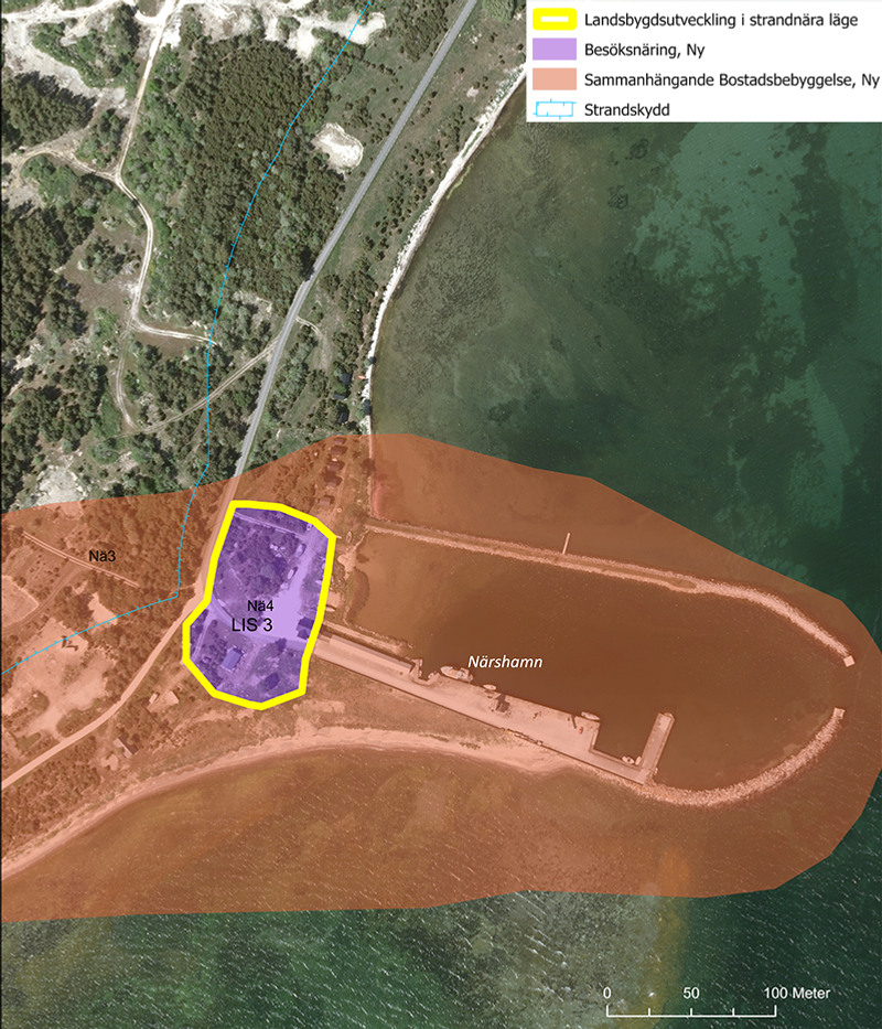 Flygbild över LIS-område Närs hamn.  Teckenförklaring:  Gul linje: Landsbygdsutveckling i strandnära läge Lila yta: Besöksnäring, ny Orange yta: Sammanhängande bostadsbebyggelse, ny Blått streck med piggar: Strandskydd