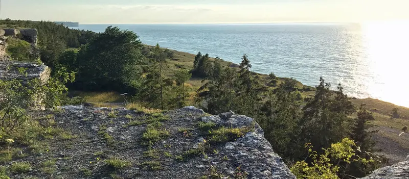 Södra hällarna med utsikt över havet