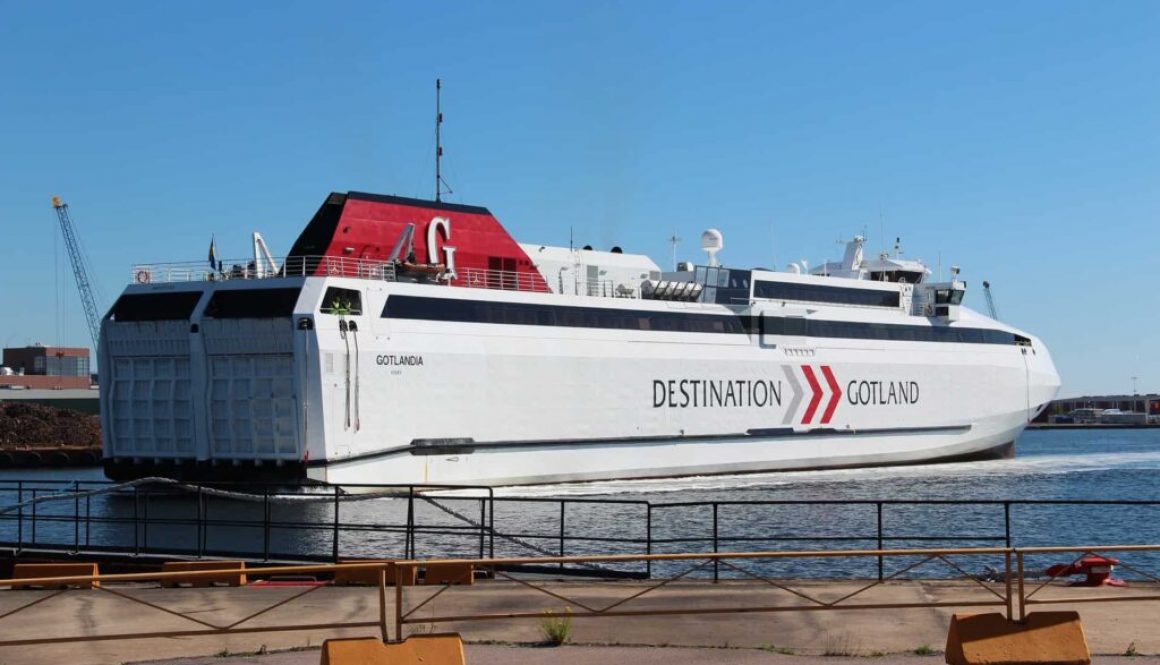 Destination Gotlands färja i hamnen